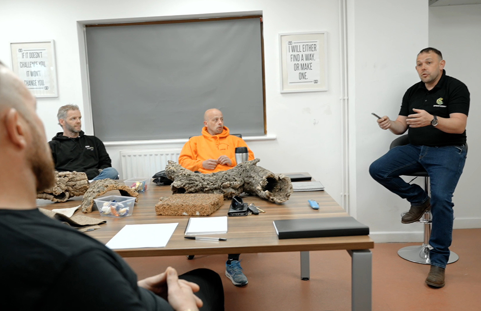 lee fiori spray cork uk